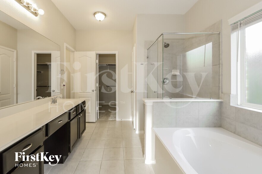 Building Photo - 5010 Naples Grove Ln