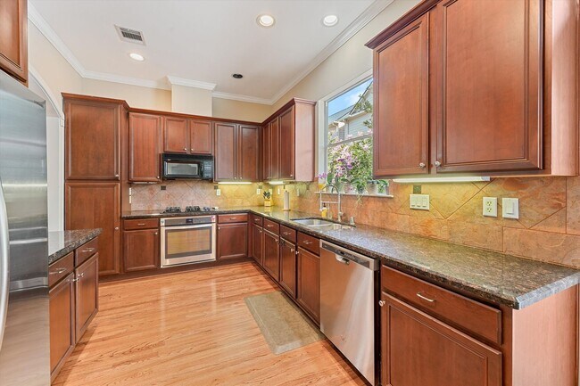 Building Photo - Beautiful Brick Patio Home with Solar and ...