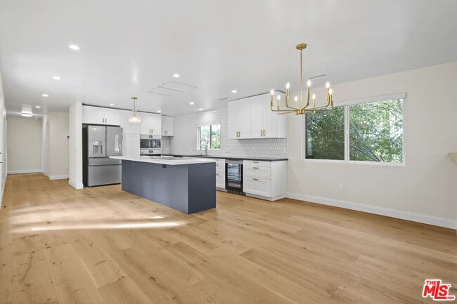 Building Photo - 4762 Charters Ave