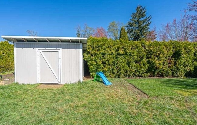 Building Photo - Available August 1st for You!  Beautiful P...