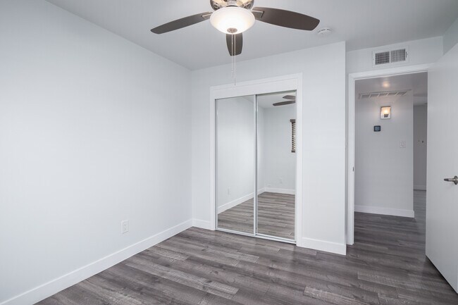 Building Photo - 3131 E Fairmount Ave