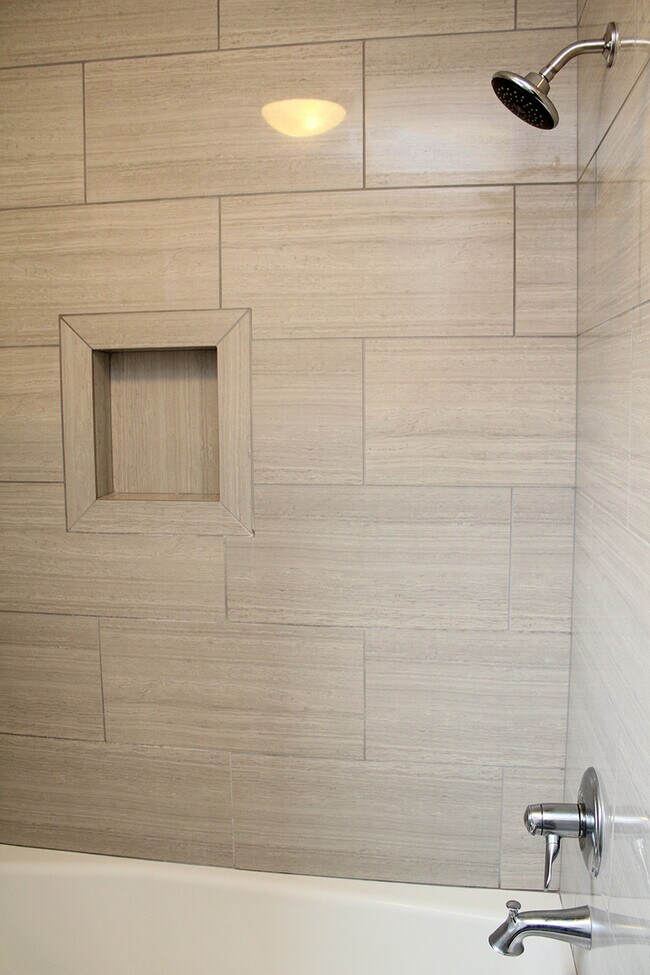 Building Photo - 3901 SE 49th Ave