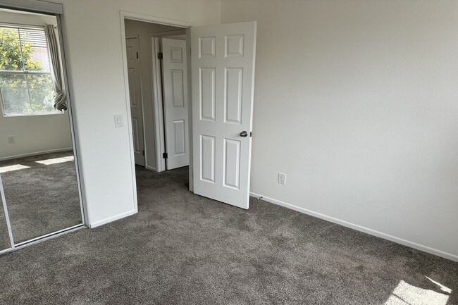 Building Photo - 1817 Calypso Dr