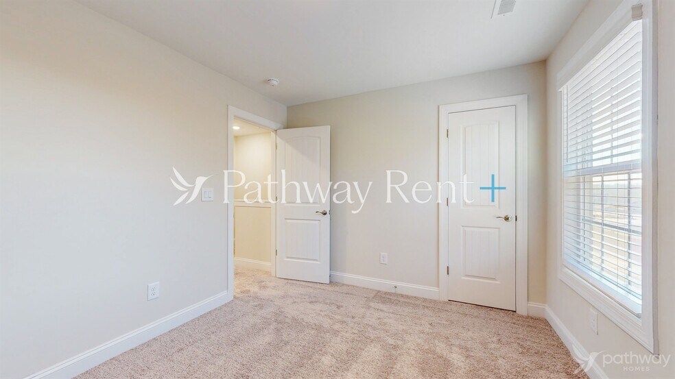 Building Photo - 153 Susannah St