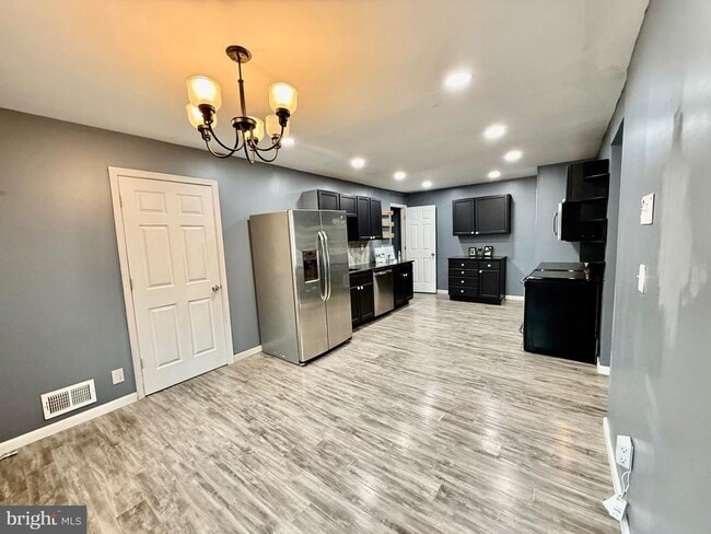 Building Photo - 7635 Stoney Creek Dr