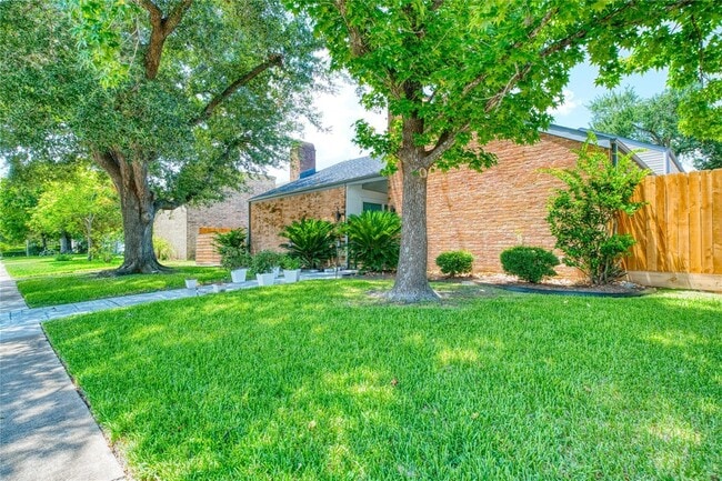 Building Photo - 7606 Portal Dr
