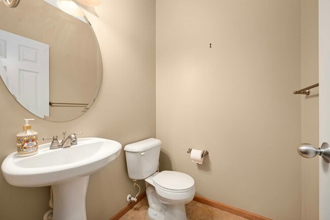 Building Photo - 15531 Eagle Shore Dr