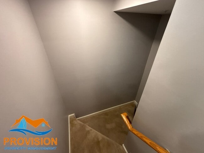 Building Photo - 2021 Compton Ct