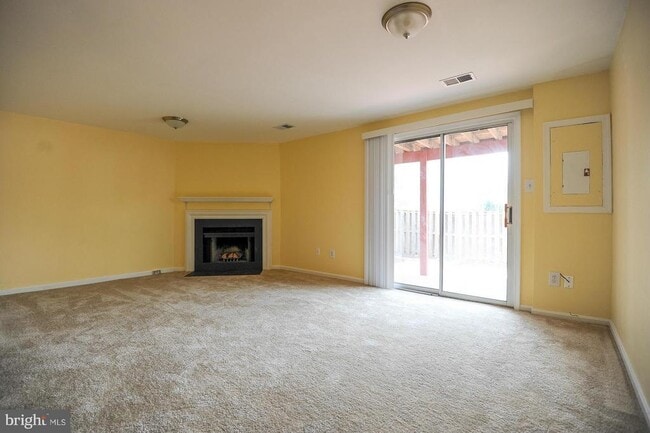 Building Photo - 6627 Briarleigh Way