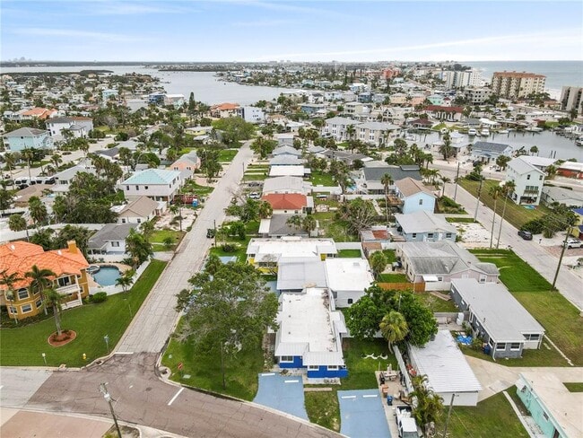 Building Photo - 14060 Miramar Ave