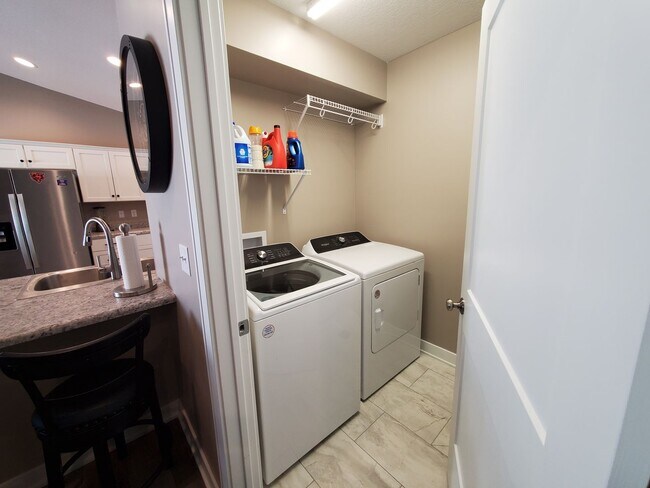 Building Photo - NEW CONSTRUCTION: 2 Bedroom 2 Full Bath Single Story in East Moline