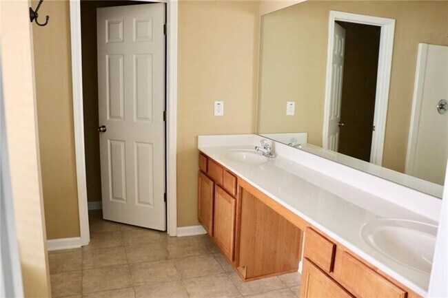 Building Photo - 2363 Jasmine Glen Dr