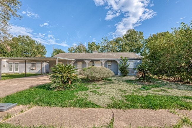 Building Photo - 5619 Willow Glen Dr