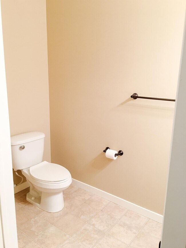 Building Photo - 1070 Grandview Ct NE