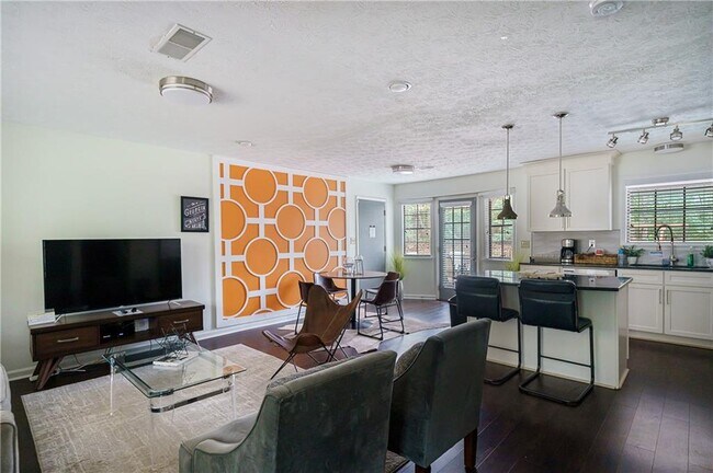 Building Photo - 942 Cadencia Way SW