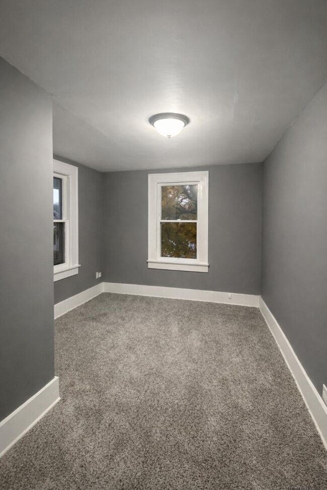 Building Photo - 69 E Lowell Ave