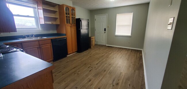 Building Photo - 514 Foxwood Dr