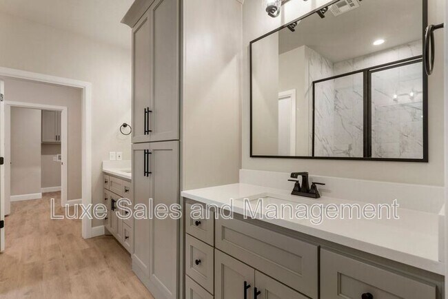Building Photo - 4136 Abbey Pk Dr