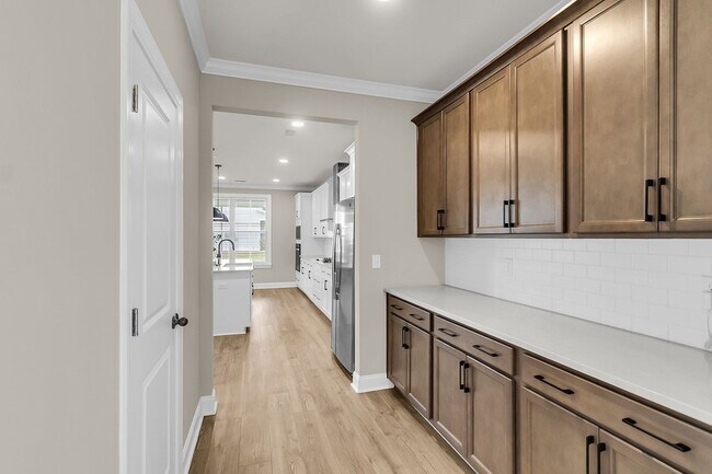 Building Photo - Spacious 5BR/4.5BA Home in Foxbank Plantation | Built 2023 | Gourmet Kitchen & Screened Porch