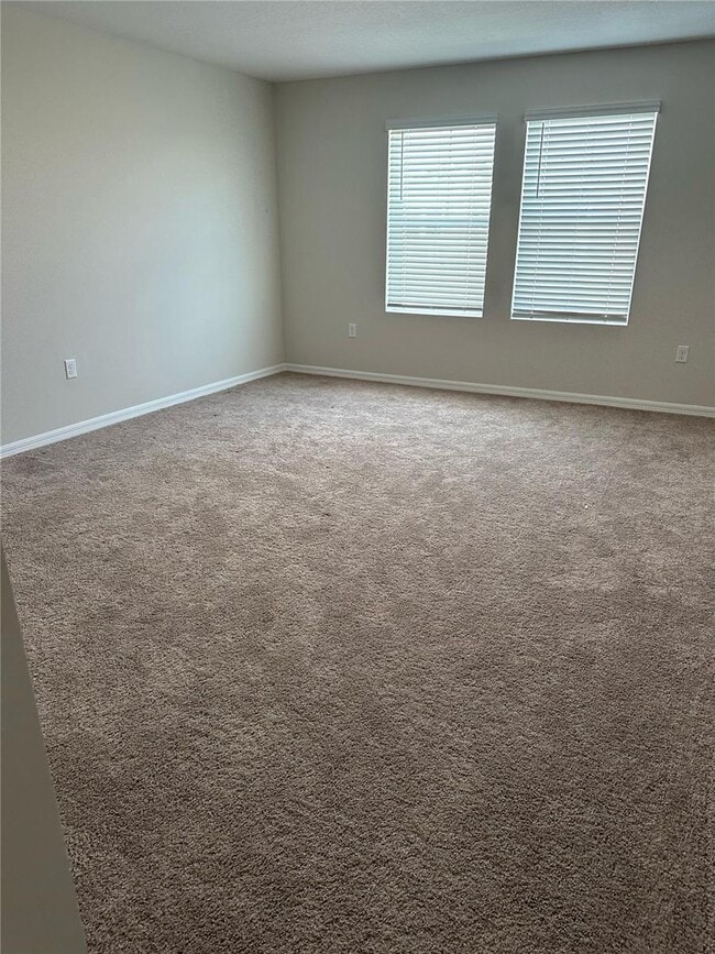 Building Photo - 1572 Ellesmere Ave