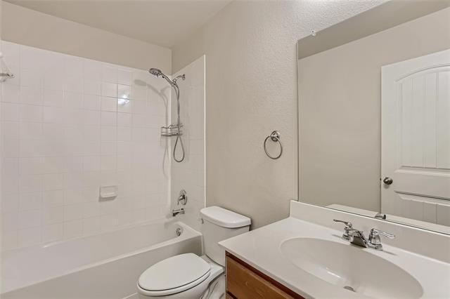 Building Photo - 503 Hawthorn Dr
