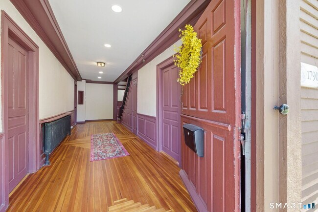 Building Photo - 883 Worthington Ridge