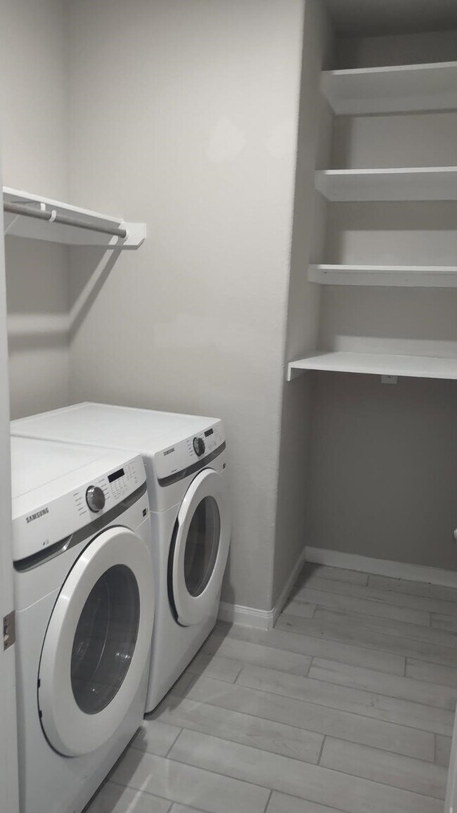 Building Photo - 331 Hbr Frst Ln