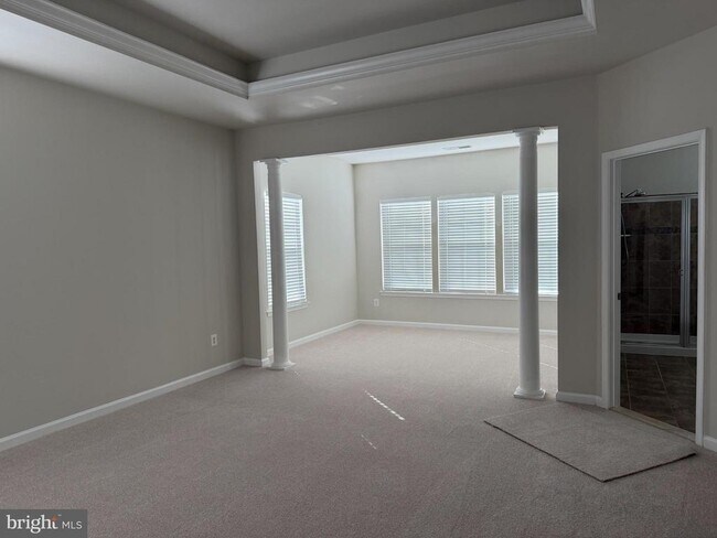 Building Photo - 45903 Peach Oak Terrace