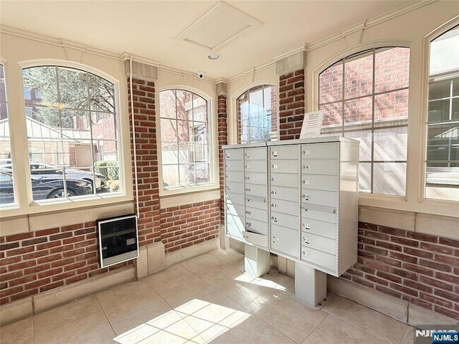 Building Photo - 3104 Rio Vista Dr