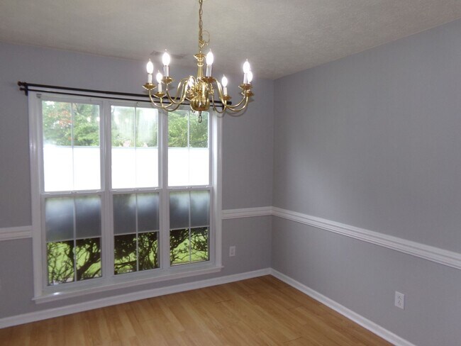 Building Photo - Beautiful 2 story home located on a cul-de-sac