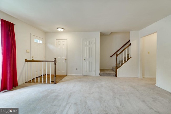 Building Photo - 7608 Southern Oak Dr