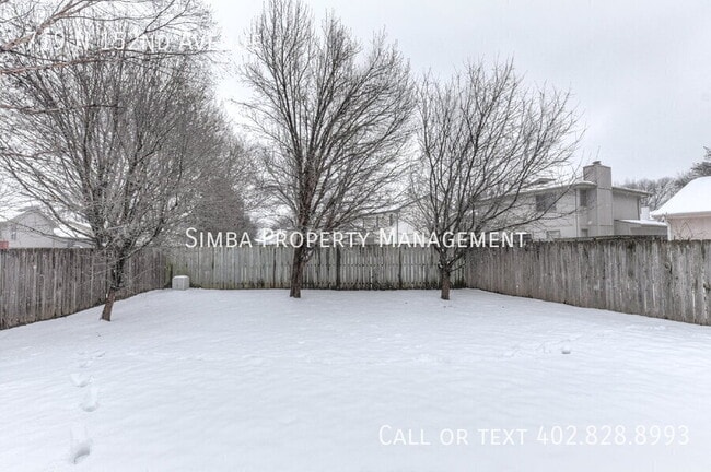 Building Photo - 719 N 152nd Ave