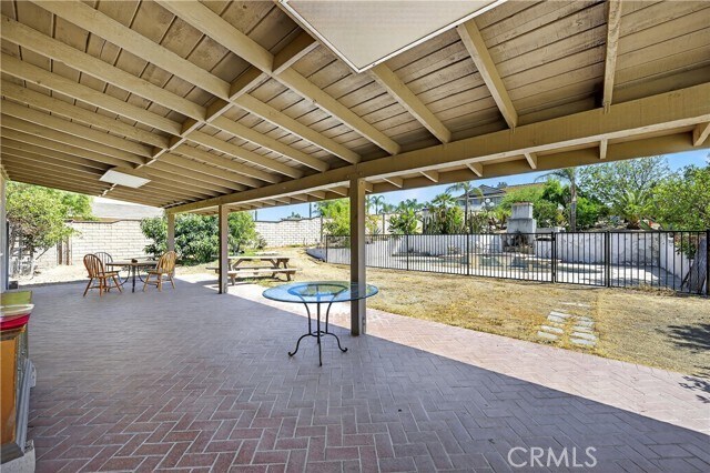 Building Photo - 10728 Valley Dr