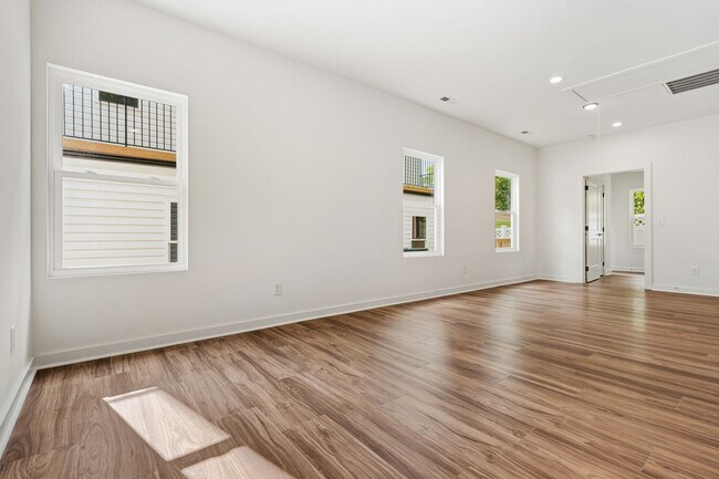 Building Photo - 711 Gerard St