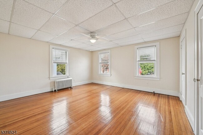 Building Photo - 215 Speedwell Ave