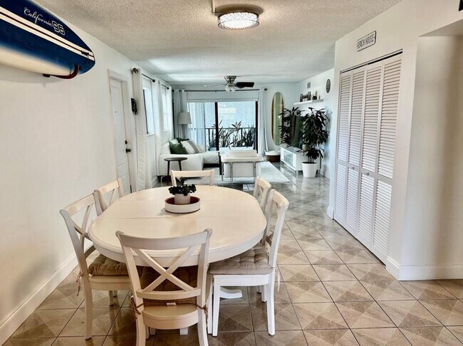 Building Photo - 1975 SE 3rd St