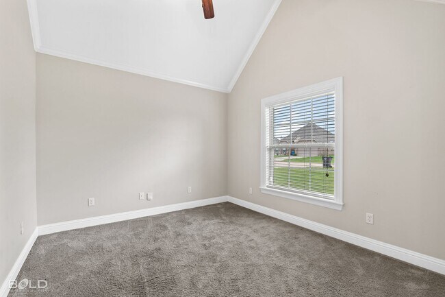 Building Photo - 619 Labarre Ln