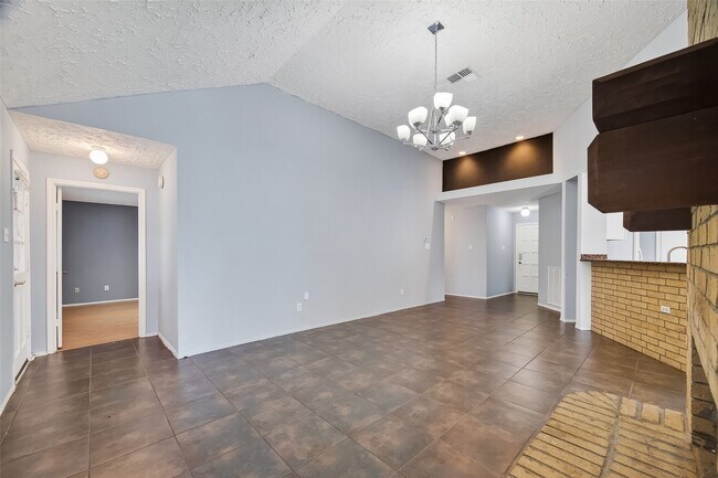 Building Photo - 319 Richvale Ln