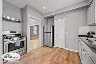 Building Photo - 3 Bedroom Home in South Minneapolis