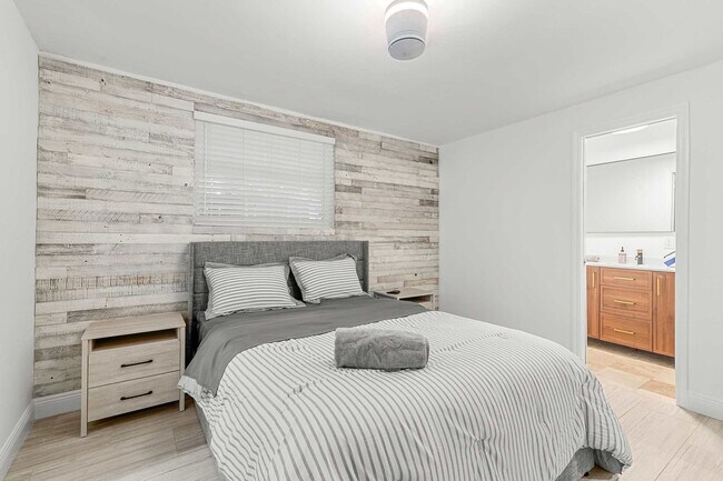 Building Photo - 443 NE 71st St