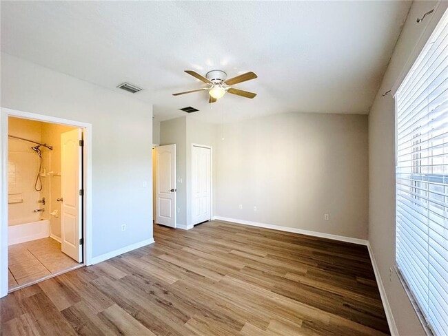 Building Photo - 15645 Stable Run Dr