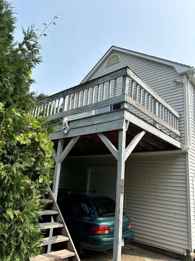 Building Photo - 44 S Silver Ln