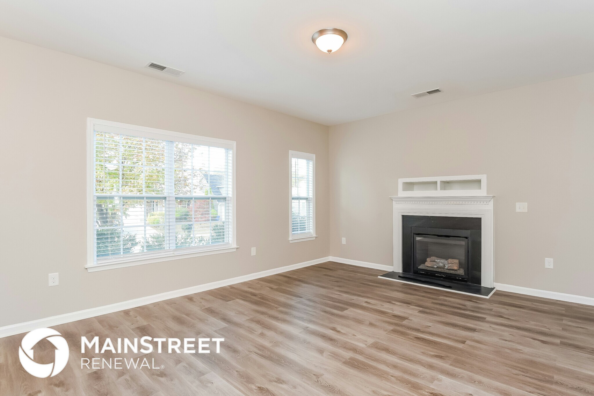Building Photo - 907 Red Oak Tree Dr