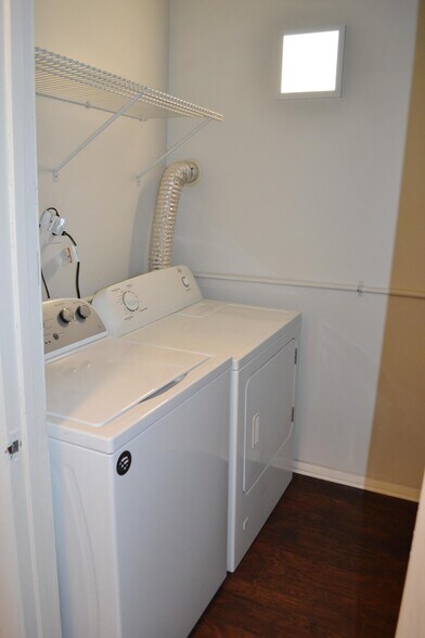 Building Photo - 2611 Larkins Way