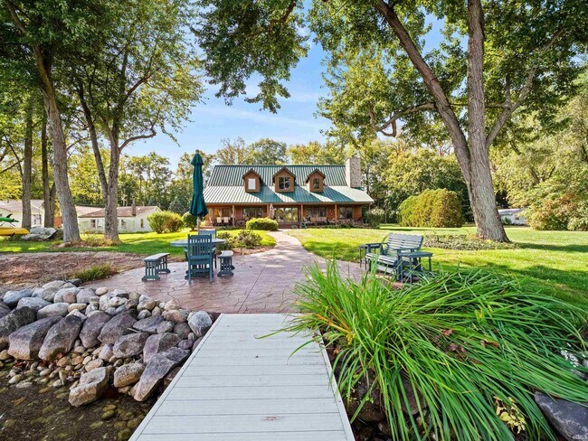 Building Photo - 1905 E 750 S