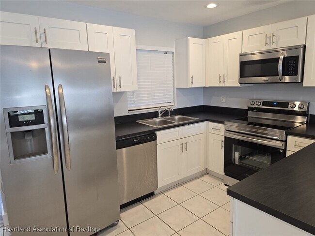 Building Photo - 644 Serenade Terrace