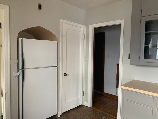 Building Photo - Nice 3 Bedroom 1 Bath