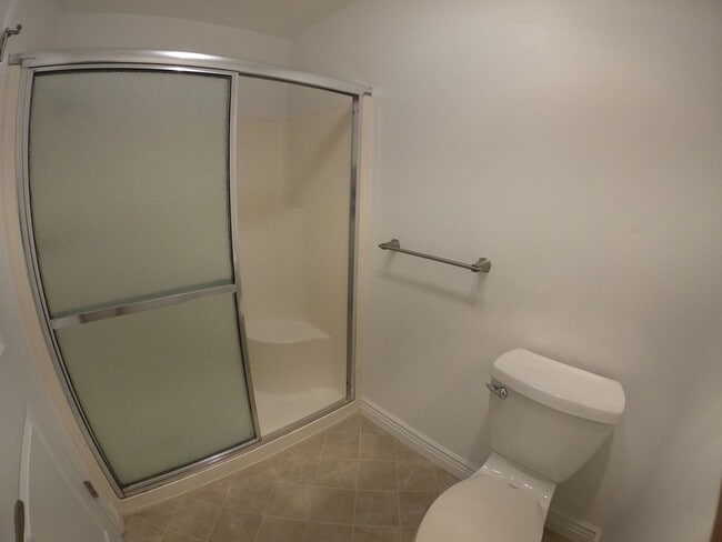 Building Photo - UPDATED TWO BED / TWO AND HALF BATH HEADLA...