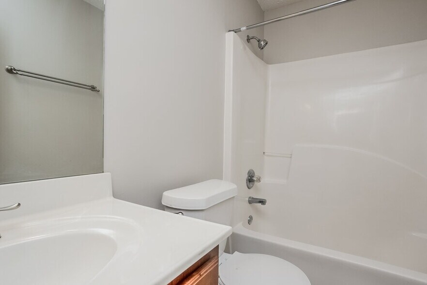 Building Photo - 231 Winterbury Dr