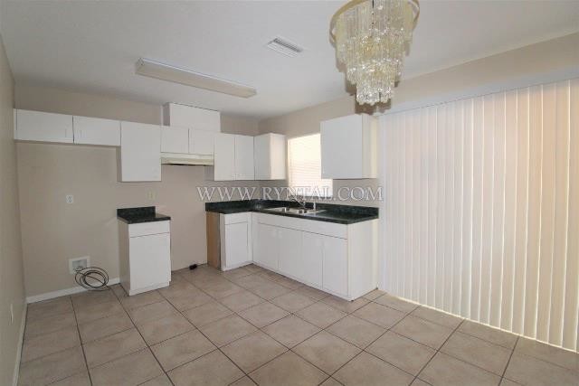 Building Photo - 2311 18th Ave E